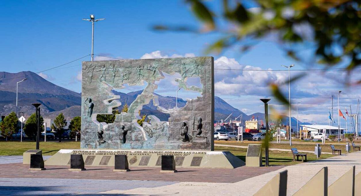 CastellanoRober's tweet photo. https://t.co/OtopirJxpV  La Provincia y la UNTDF  solicitan al CIN pronunciamiento contra concurso británicos en Malvinas https://t.co/SToO00RDKC