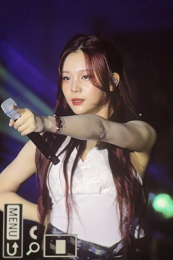 odetogf's tweet photo. 250814 광복 80년 전야제 프리뷰

#비비지 #VIVIZ #여자친구 #GFRIEND #엄지 #UMJI #예오니 https://t.co/EidrvS1cXz