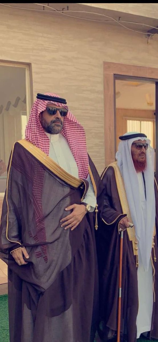 ( شخصيات من آل عمران ) 

الشيخ / عبدالله بن محمد ال قرشان القرني رئيس النيابة العامة بمنطقة مكة المكرمة سابقاً 

- حصل على شهادة البكالوريوس فالشريعة من جامعة الملك خالد بأبها 

- ⁠حصل على دبلوم عالي في التحقيق والادعاء العام من معهد الادارة العامة 

- ⁠بدأ العمل محققاً شرعياً