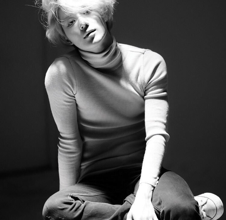 taem_minute's tweet photo. #태민아_솔로데뷔11주년_축하해
#TAEMIN_OneandonlyAce

너는 나에게 유일한 에이스야!
딱 110주년까지만 응원할게!
그때까지 무대해줘💛 https://t.co/u0J28Vn47o