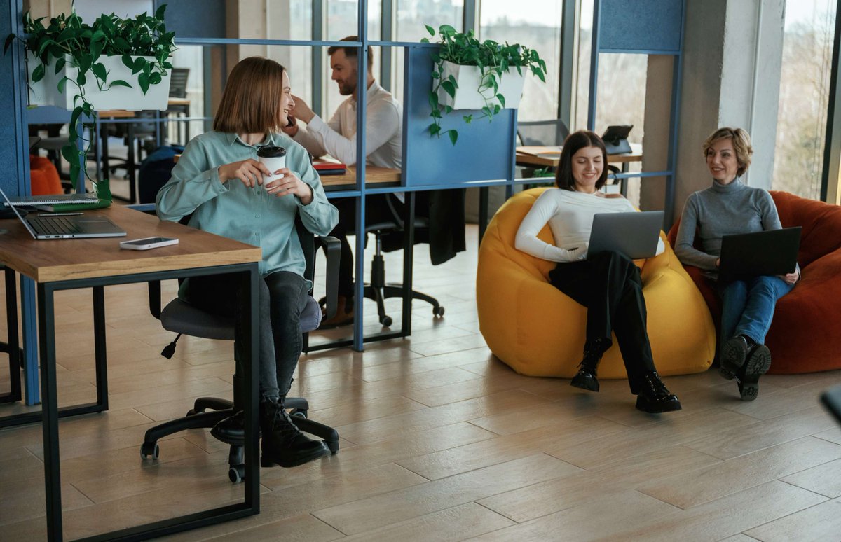 RichardCrenian's tweet photo. Gen Z and Millennials are embracing digital-first CRE investing. With tools like CrowdStreet, virtual tours, and even Reddit, they're entering the market with as little as $500. Tech is lowering barriers, and they’re driving the shift. 

Learn more at https://t.co/Gltlcdu0jX. https://t.co/NR0BpTRmnh