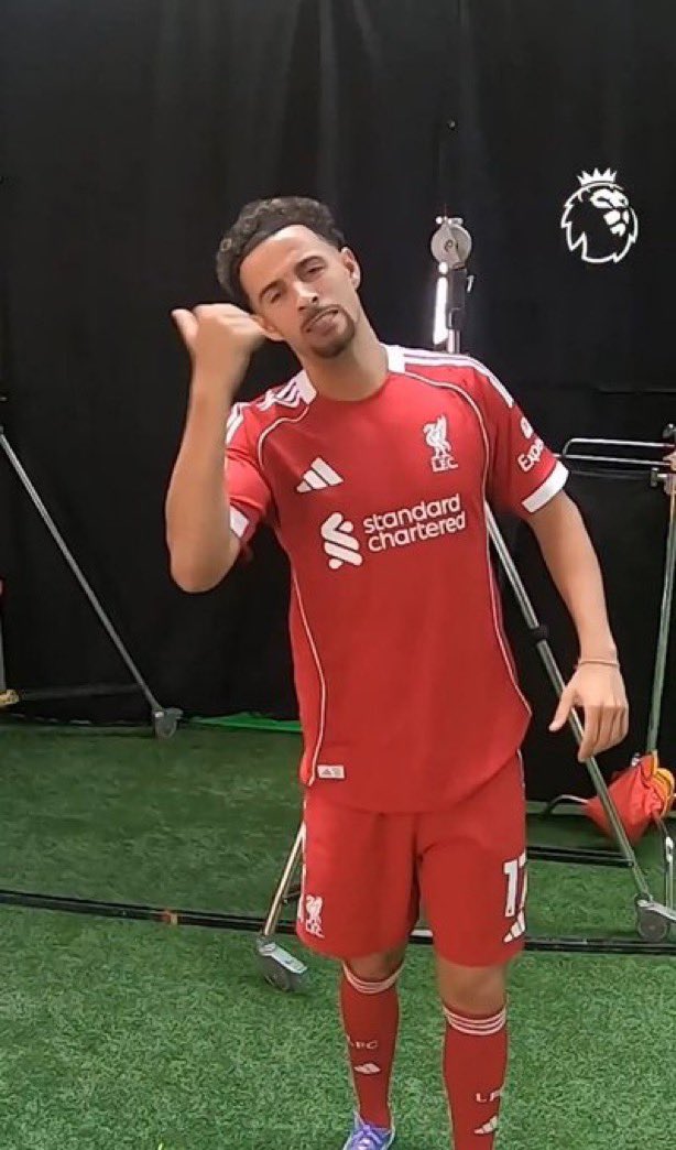 Curtis Jones qui leak le transfert d’Alexander Isak 👀