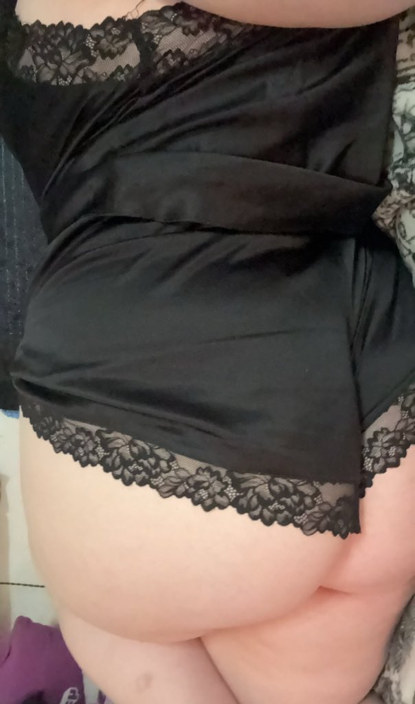 ☆ allison ☆
        not new to #nsfwtwt ᵎ
                ʚɞ she/they
         ʚɞ 24 , anime lover
                  ʚɞ soft kinks , experimenting
     ʚɞ bisexual , men +
                     ʚɞ  switch , sub +
   ʚɞ dm for my menu 
     ♡︎ &amp; ⟳ if u wanna be moots ⋆˚💕˖°