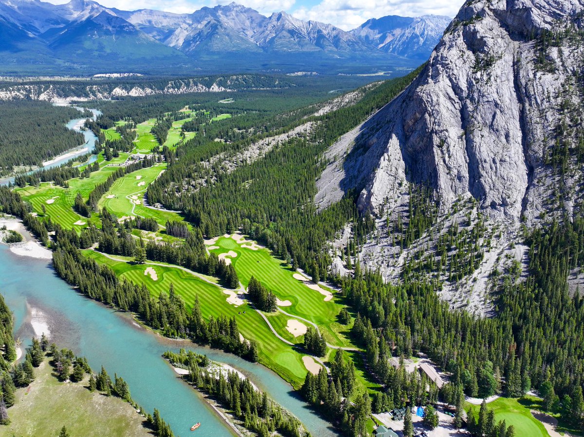 TroyMartinGolf's tweet image. 2 more drone shots from #Banff