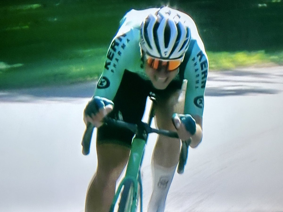 e1969cm's tweet photo. #CzechTour ante ustedes, el León de Zierbena 💪 https://t.co/exFop33wWX