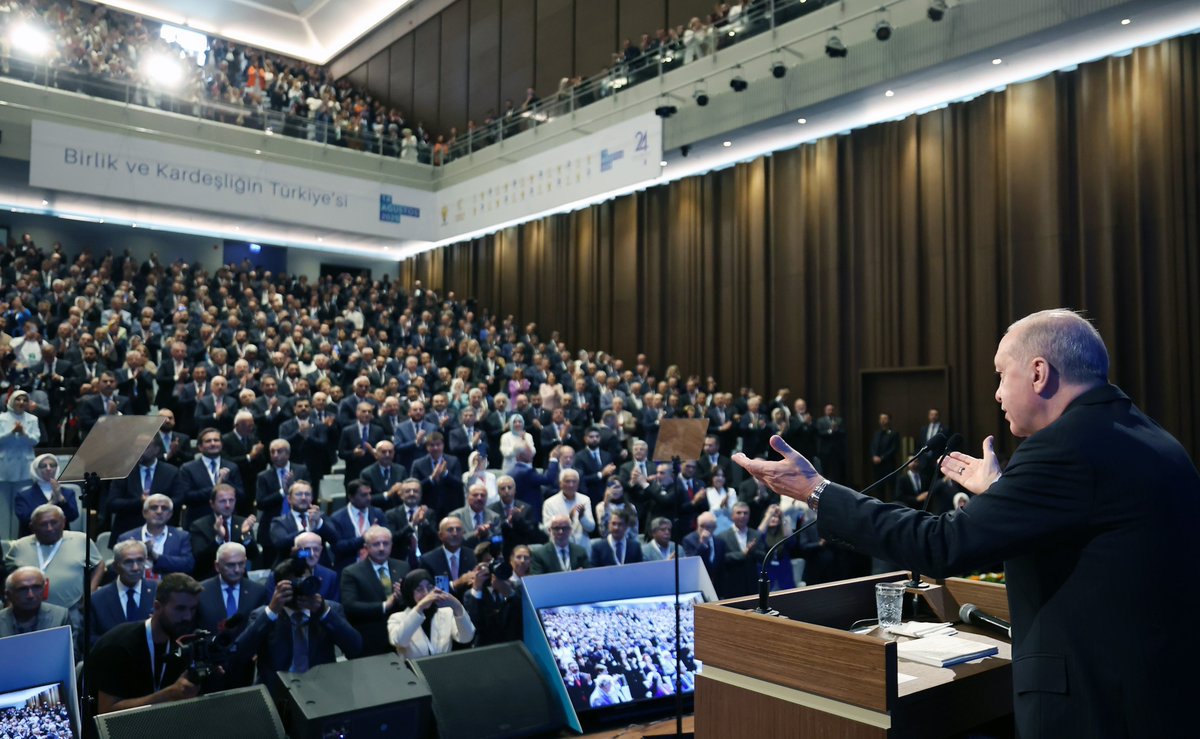 Genel Başkanımız ve Cumhurbaşkanımız Sayın Recep Tayyip Erdoğan’ın teşrifleriyle gerçekleştirilen AK Parti’mizin 24. Kuruluş Yıl Dönümü Programı’na katıldık. Kuruluşundan bugüne milletimizin umudu, ülkemizin hizmet adresi olan partimiz, aynı heyecan ve kararlılıkla yoluna devam