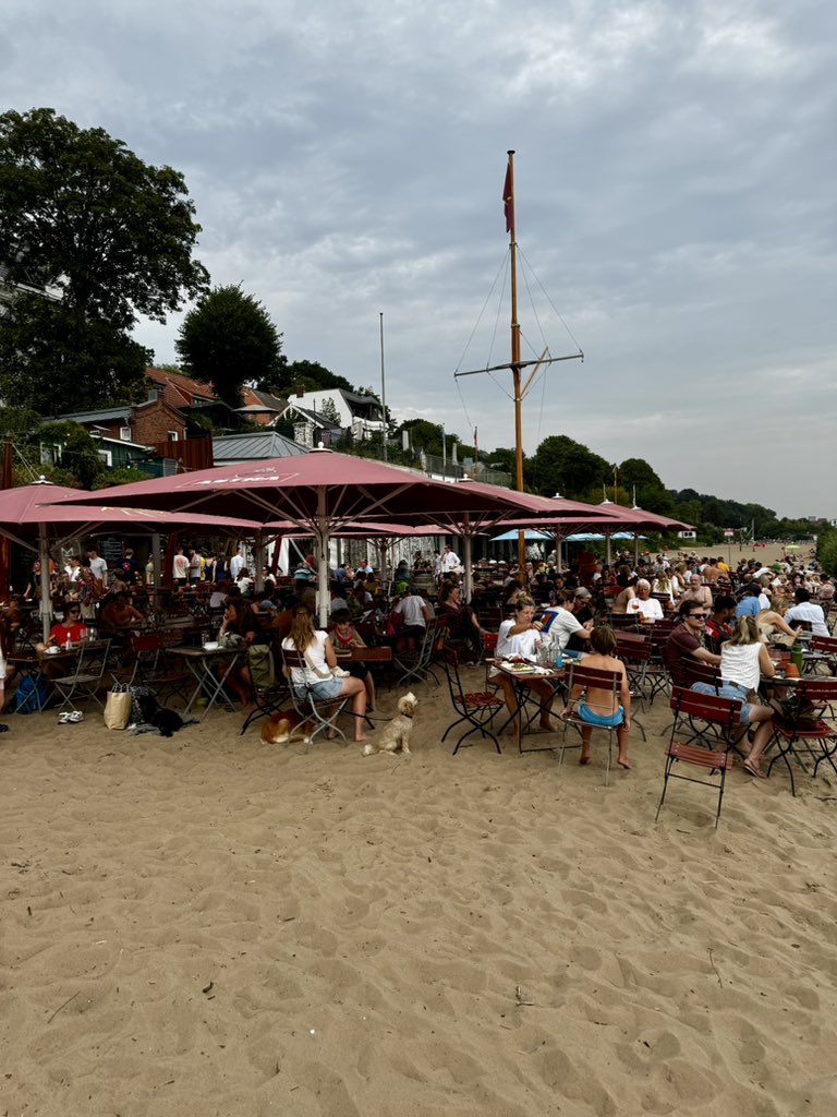 dirk_adam's tweet photo. Hamburg ❤️ #Strandperle https://t.co/oBrYgTCiw4