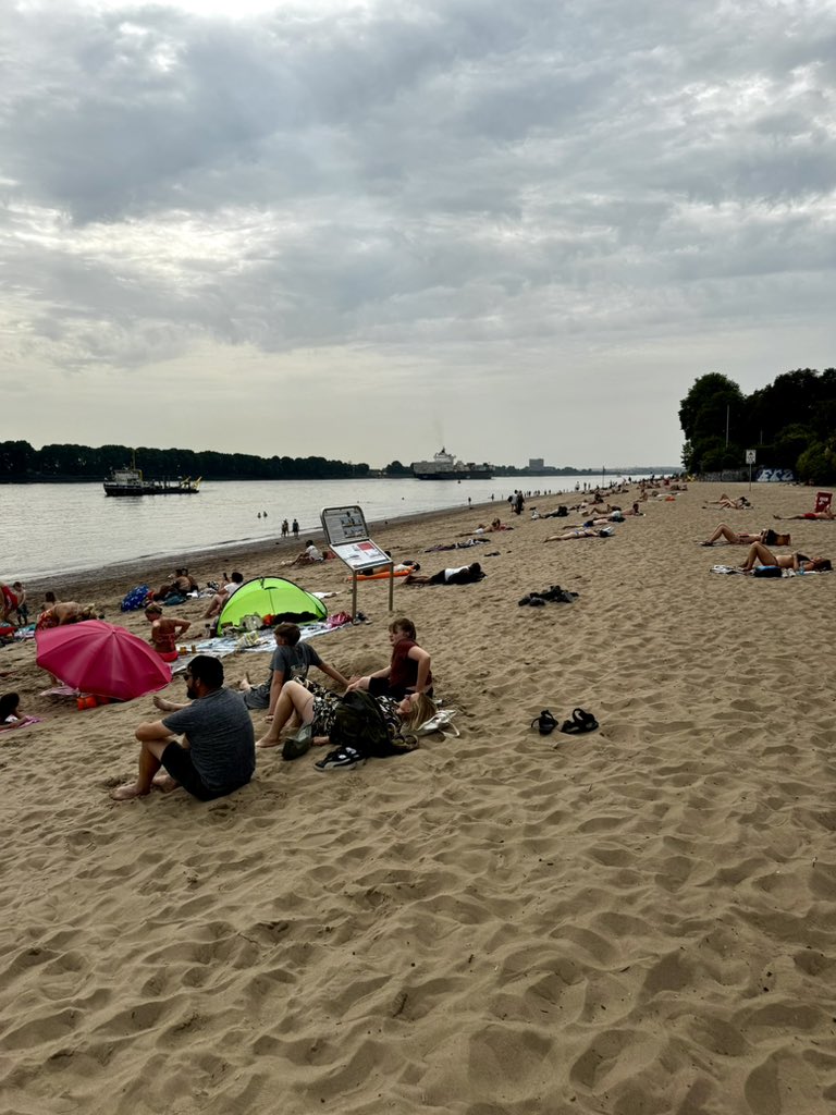 dirk_adam's tweet photo. Hamburg ❤️ #Strandperle https://t.co/oBrYgTCiw4