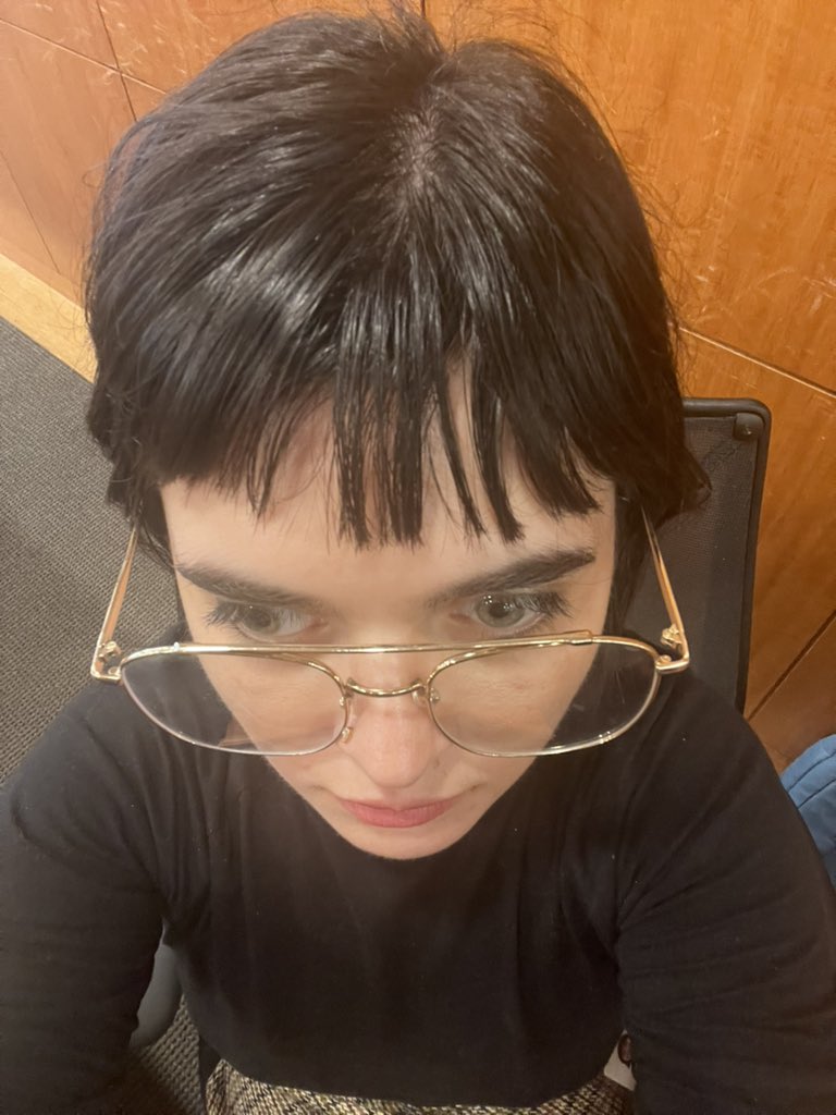 im sick im on my period i wore 2 different shoes to the office today. And I fainted at Lori Jayne waiting for steak frites 2 days ago