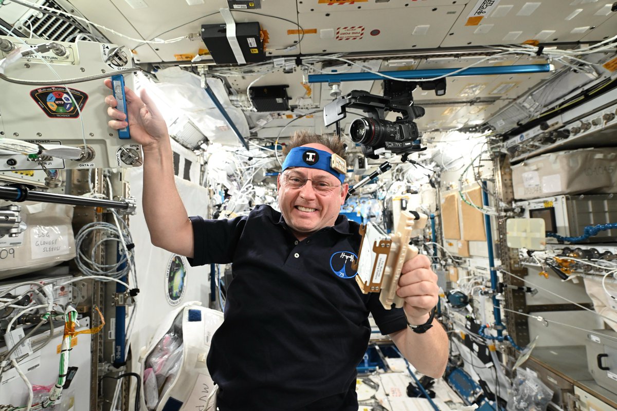 Col. Mike Fincke tweet media