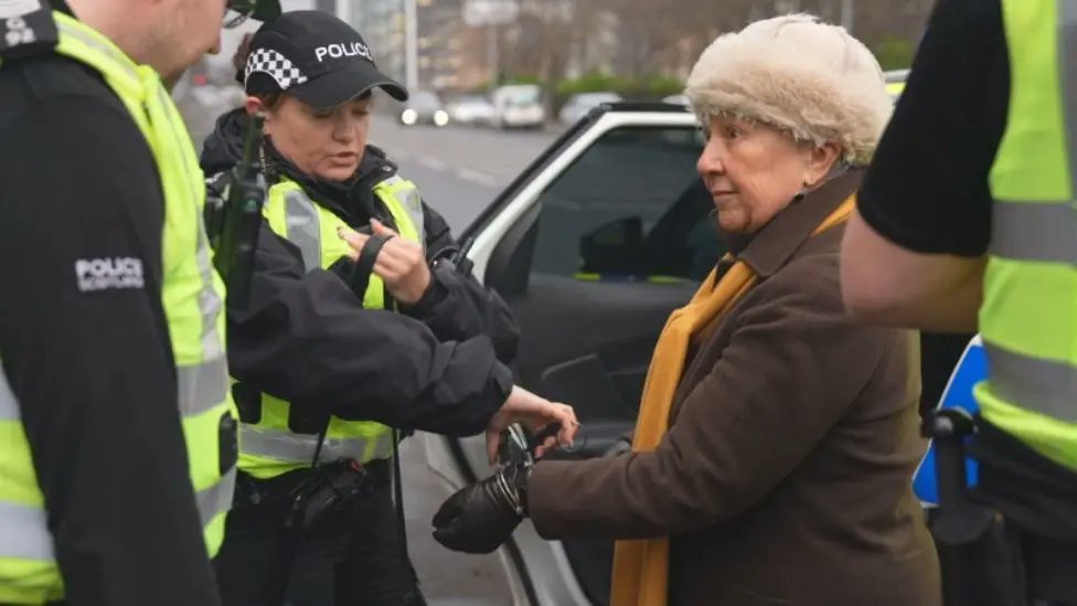 Justice Prevails in Landmark Safe Access Zone Case
SPUC welcomes news that no further action will be taken against the 74-year-old woman — the first person in Scotland arrested under the new Safe Access Zones law — after she held a peaceful sign outside Glasgow’s Queen Elizabeth