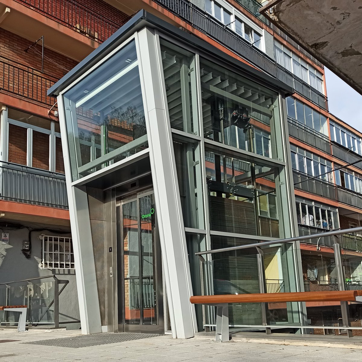 📢 El barrio de San Isidro es más accesible con los elevadores urbanos de las calles Ánade, Estornino y Oriol