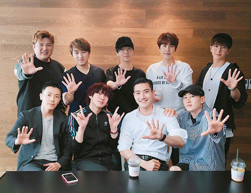 darkchokyulate's tweet photo. look at what the outs stole from us 🙂 (I really do believe Sungmin was intended to be part of Black Suit comeback but yeah..... the haters were relentless) https://t.co/97jA3cNjKE
