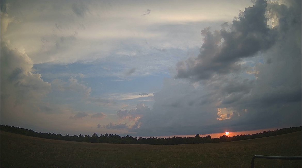 I like that summer is finally coming to an end in the next few months, but I’m definitely going to miss the Mesonet sunsets #wxtwitter #lawx