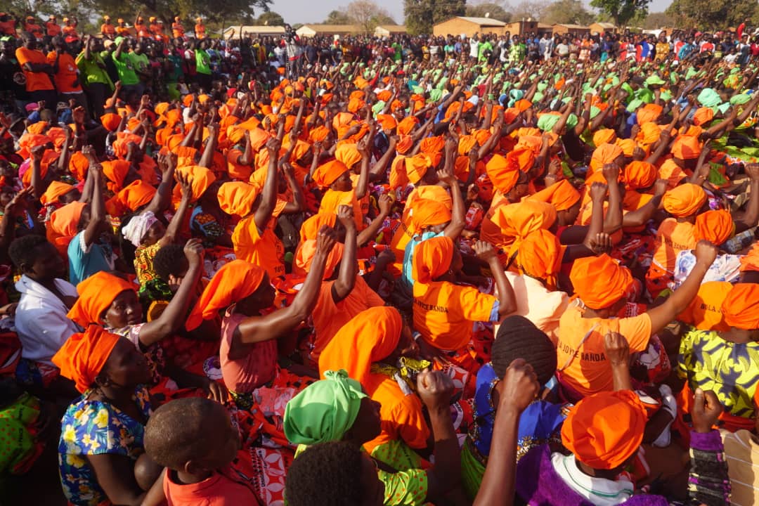 PP_Malawi's tweet photo. People's Party Presidential candidate &amp; running mate Khumbo Kachali continues to tour Mzimba with the message of hope given the tough economic situation prevailing on the country. The two are at Edingeni after whistlestops at Ruviri &amp; Embagweni. https://t.co/eGg7EyqfHv