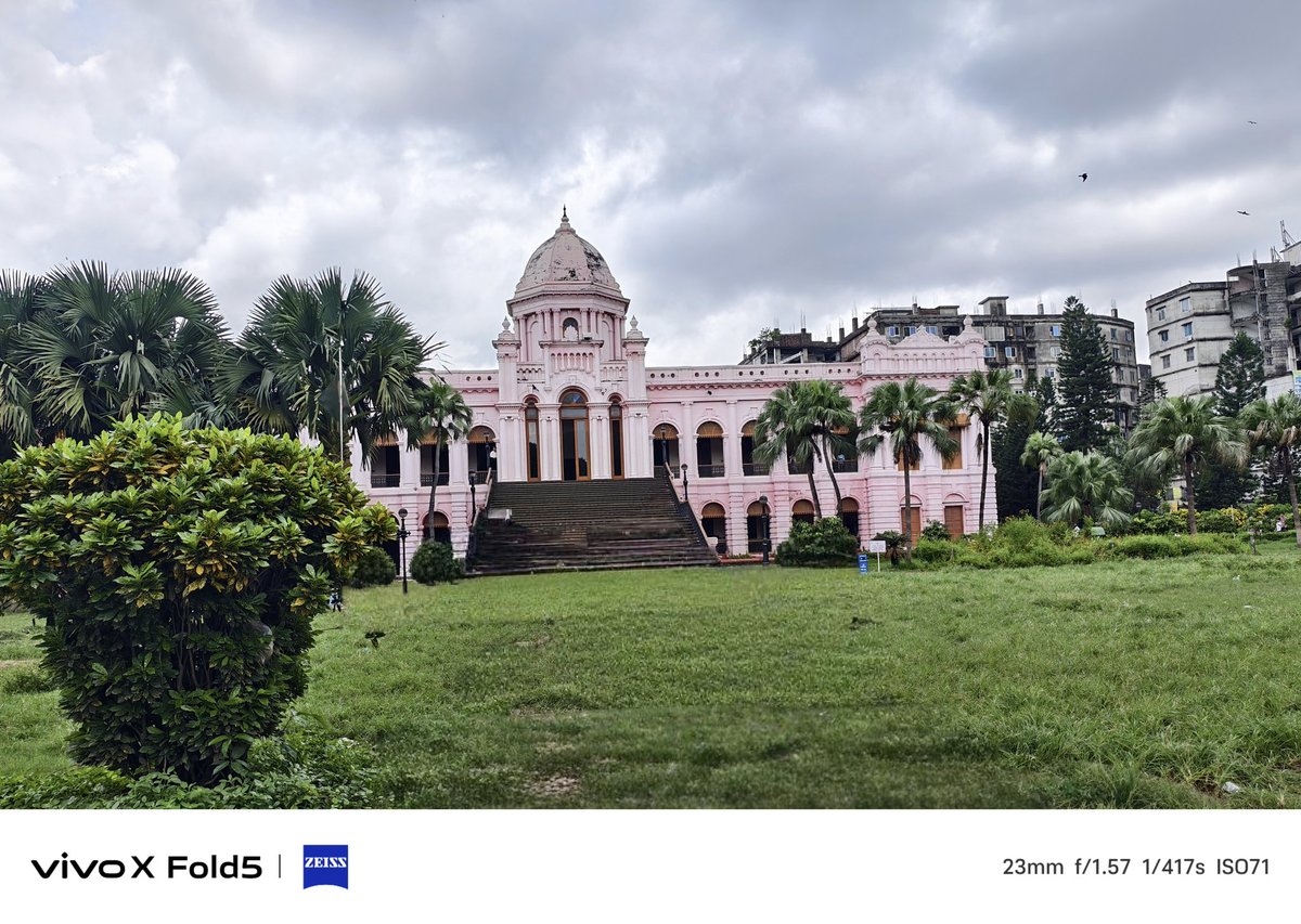 Pt_Lee_'s tweet photo. The Pink Palace in Bangladesh

The Pink Palace in Bangladesh refers to Ahsan Manzil, which is located in Kumartoli on the banks of the Buriganga River in Dhaka, Bangladesh, and serves as a local landmark. https://t.co/uDy9VJR1HV