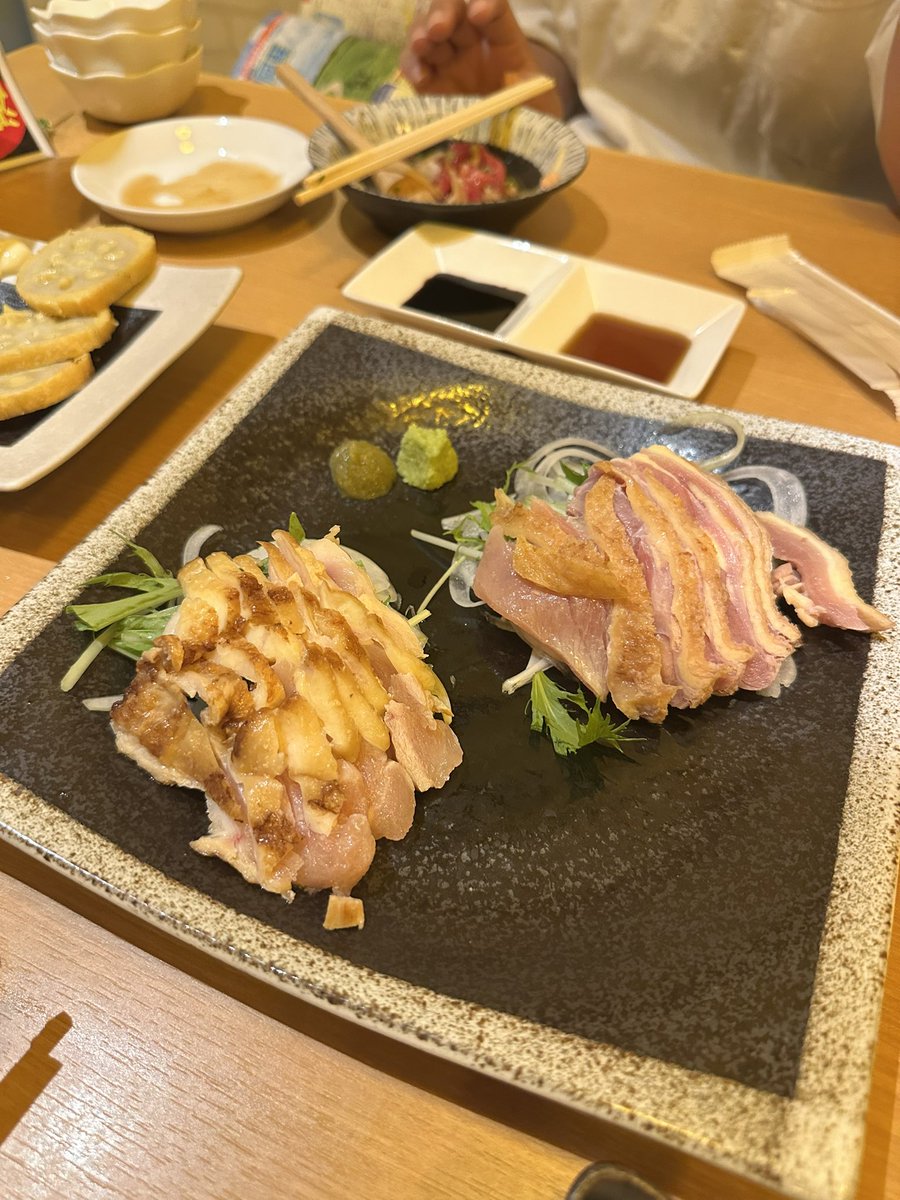 熊本にて馬刺しと地鶏🐣

焼酎がすすむすすむ🍶