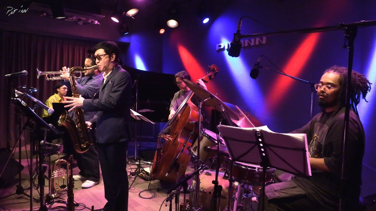 Tonight's performance was by <GAMO Special Session 2025>.
Thanks to all the performers for your hard work!
Thank you to all the customers who came.

#shinjukupitinn
#GAMOSpecialSession2025
#Gamo #sax
#YusukeSase #trumpet
#MasatoSuzuki #bass
#TetsuyaHataya #piano
