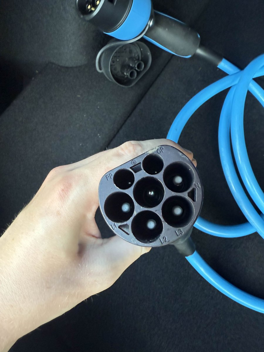 Mith & Abe (@mith_) on Twitter photo Question to the EV crowd in the UK, a friend just bought his first Tesla a 2021 Model 3 Dual Motor. However this is what it came with for charging, he plans to get a type 2 soon.
What does he need so he can just do type 1 charging?
<a href="/eV_Newt/">eVNewt⚡️🔋🚙</a> ? Question to the EV crowd in the UK, a friend just bought his first Tesla a 2021 Model 3 Dual Motor. However this is what it came with for charging, he plans to get a type 2 soon.
What does he need so he can just do type 1 charging?
<a href="/eV_Newt/">eVNewt⚡️🔋🚙</a> ?