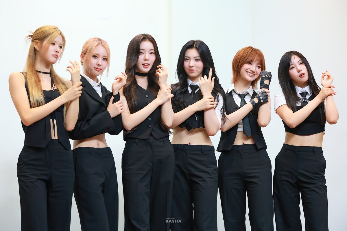 250814 뮤직아트 팬사인회 IFEYE 이프아이 단체 HQ

#IFEYE #KASIA #RAHEE #HWAYEON #SASHA #TAERIN #MEU
#이프아이 #카시아 #라희 #원화연 #사샤 #태린 #미유