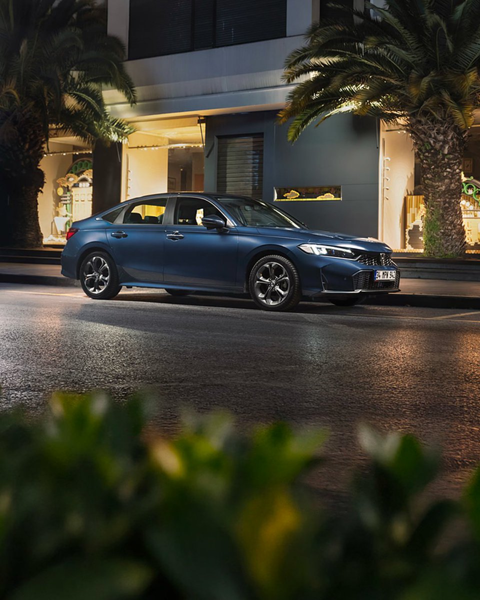 Şehrin enerjisiyle buluşan kusursuz duruş. 🌴

#Honda #HondaCivic