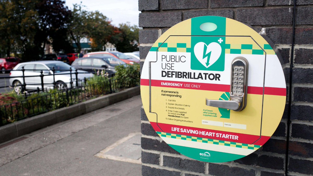 🚗💓 UK Theory Test Update! 💓🚗

From early 2026, new questions on CPR &amp; AEDs will be added to the driving theory test. These life-saving skills could make all the difference in an emergency.

Read More: bit.ly/4mMrebo

#DVSA #CPR #AED #DrivingTest #SaveLives