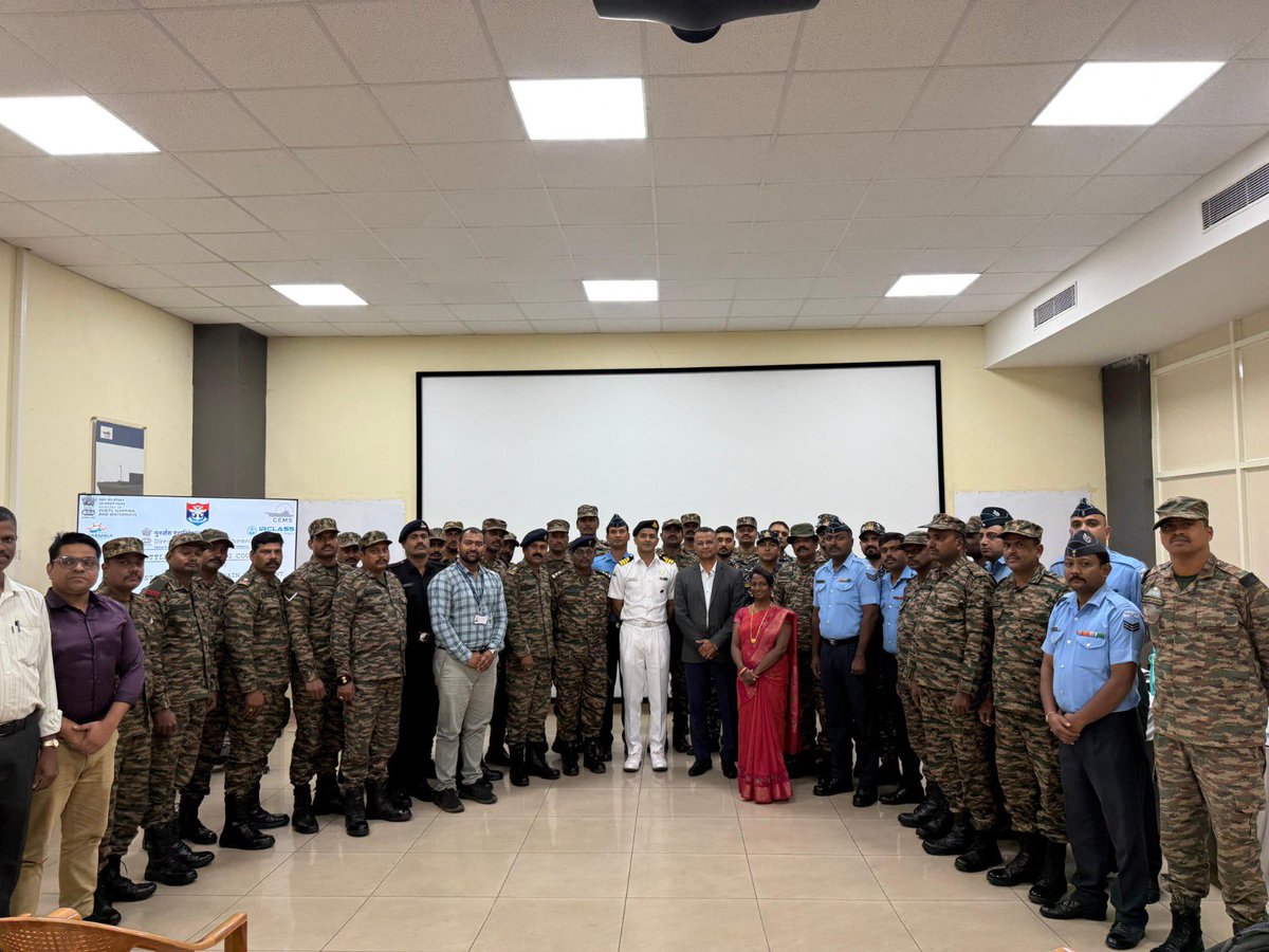 cems_in's tweet image. Port Logistics &amp;amp; Supply Chain Training Concludes! 
From 26 May–15 Aug 2025, CEMS Vizag trained ex-servicemen under the DGR &amp;amp; MoPSW initiative, equipping them with skills for thriving second careers. 
@shipmin_india @minmsme @irclass 
#dgr #portlogistics #supplychainmanagement