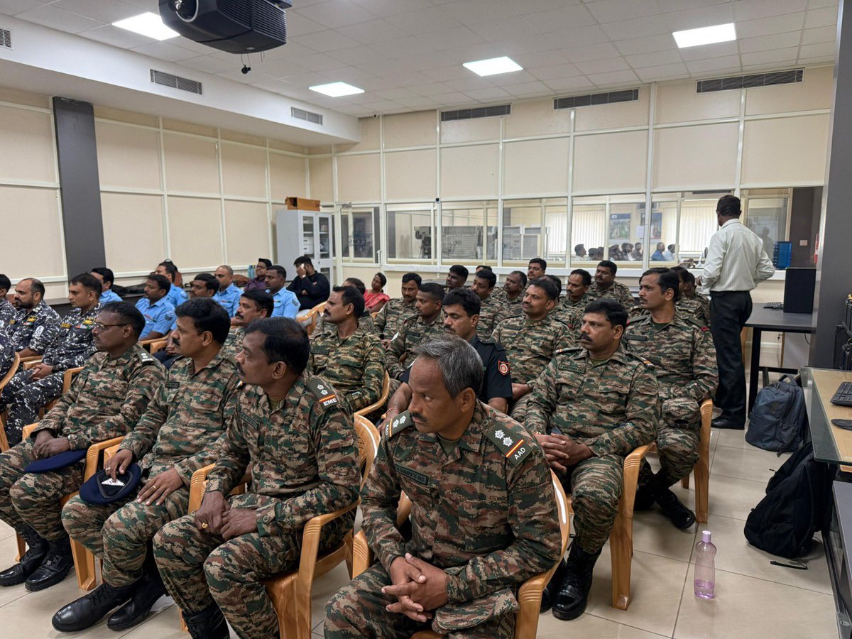 cems_in's tweet image. Port Logistics &amp;amp; Supply Chain Training Concludes! 
From 26 May–15 Aug 2025, CEMS Vizag trained ex-servicemen under the DGR &amp;amp; MoPSW initiative, equipping them with skills for thriving second careers. 
@shipmin_india @minmsme @irclass 
#dgr #portlogistics #supplychainmanagement