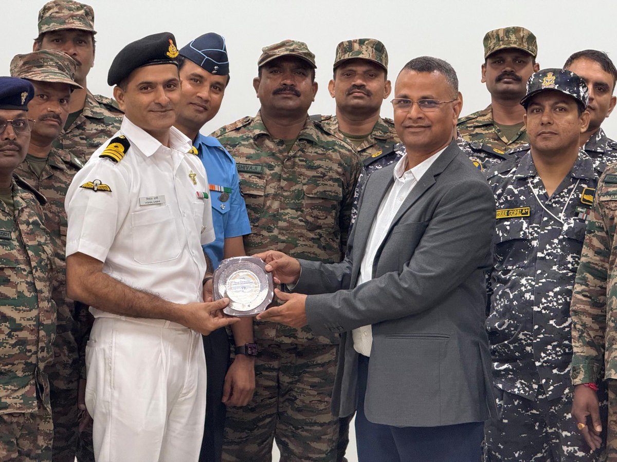 cems_in's tweet image. Port Logistics &amp;amp; Supply Chain Training Concludes! 
From 26 May–15 Aug 2025, CEMS Vizag trained ex-servicemen under the DGR &amp;amp; MoPSW initiative, equipping them with skills for thriving second careers. 
@shipmin_india @minmsme @irclass 
#dgr #portlogistics #supplychainmanagement