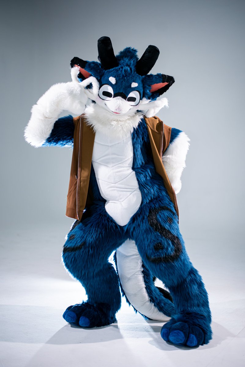 かわいい？🐉 #FursuitFriday #Fursuit #신뇽이