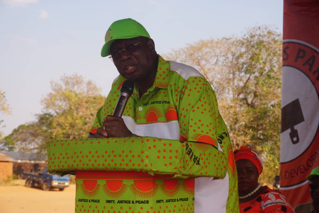 PP_Malawi's tweet photo. People's Party @DrJoyceBanda recognizes the challenge ahead, &amp; plans to implement a quick-fix plan to stabilize the economy, narrow the currency spread btwn official &amp; parallel market, ensure food sufficiency to bring down inflation whilst investing more in natl  capital devlpt. https://t.co/jDaBZOgnyy