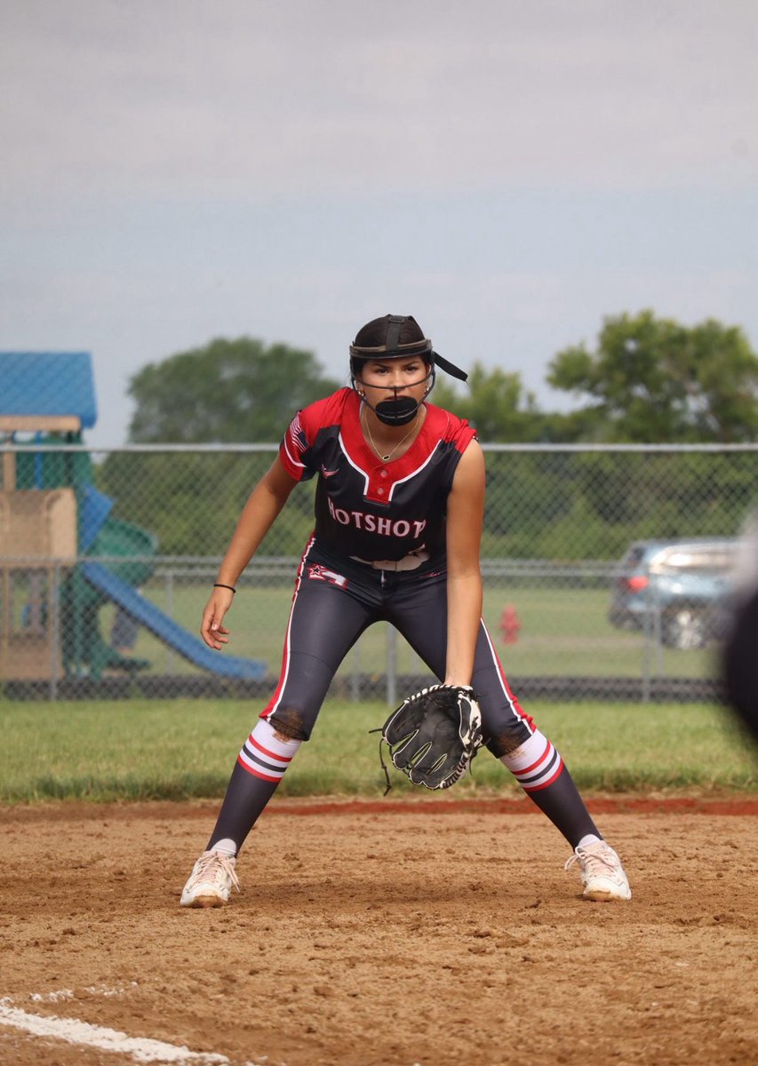 2K11Hotshots's tweet photo. Happy Golden Birthday to our superstar, @Oliviabottomlee .  Liv, we hope your day is as special as you are!  Happy 14th Birthday Liv!! https://t.co/0fee8MtuqM