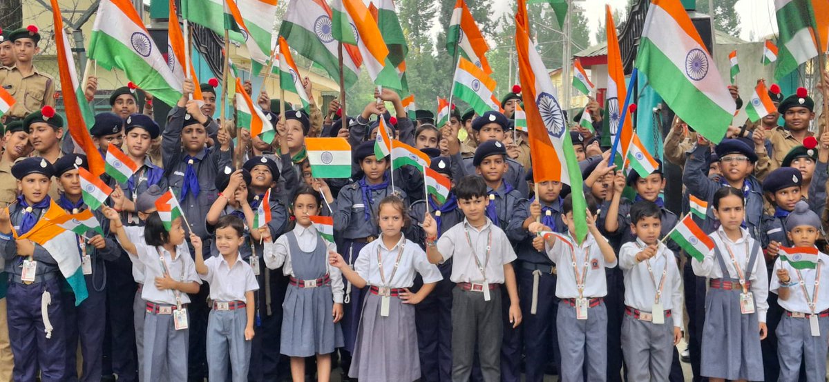 apssrinagar's tweet photo. With hearts full of pride and voices echoing patriotism, the students of APS Srinagar took part in a vibrant Tiranga Rally, celebrating the spirit of our nation! 🇮🇳 #TirangaRally #Patriotism #APSSrinagar https://t.co/iv0zo6zhB6