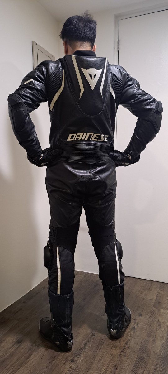 BikerLoverPh's tweet photo. On your knees! 🫵🏼

#dainese #dainesebiker #daineseleatherbiker #leatherbiker #gearfetish #bikerfetish #bikersuit #leatherfetish #bikerfetish
#fetishph #fetishmnl #bikermnl #leathermnl #bikerph #leatherph https://t.co/f36Zr0HGES