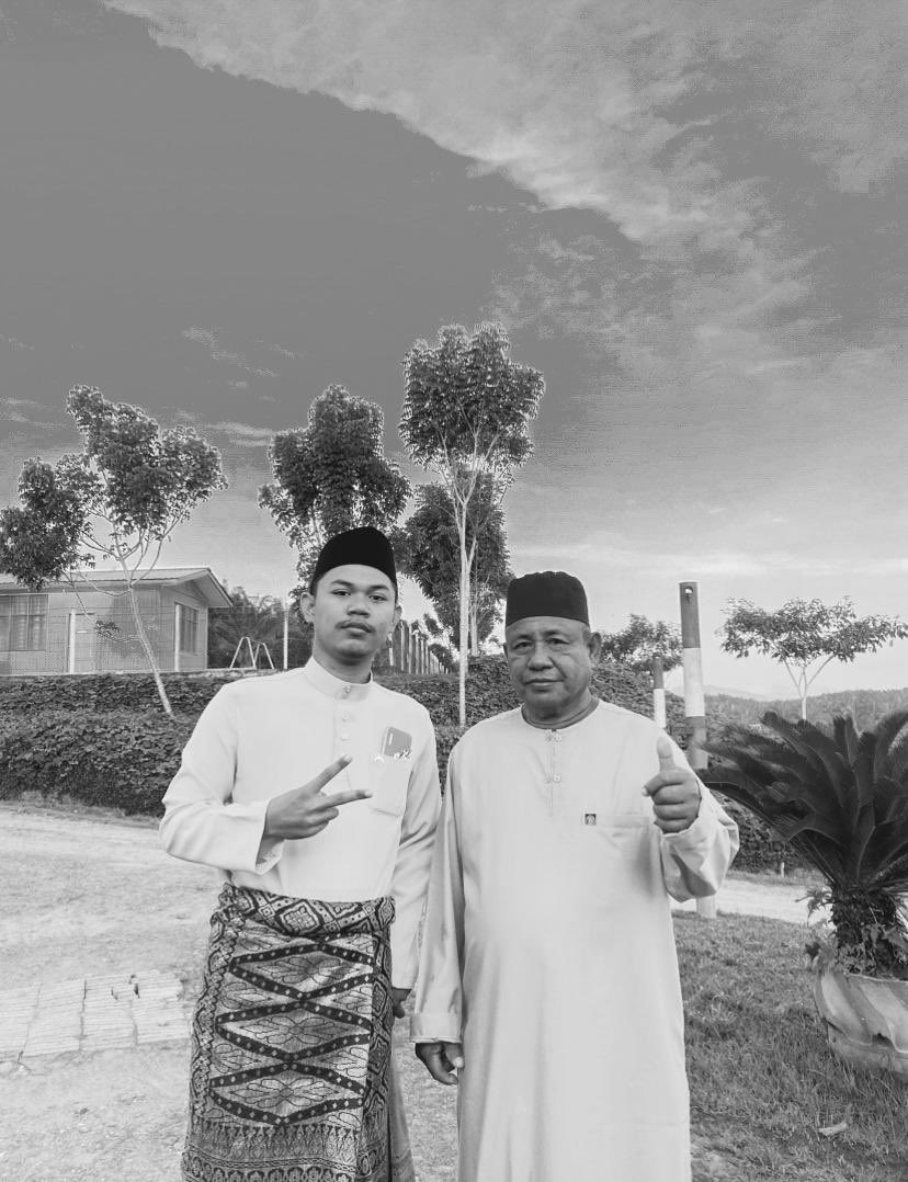 Zyuqri's tweet photo. Sudh tidak sengsara lgi, tenang di sisi nya pak❤️ https://t.co/96V1q5hrf7