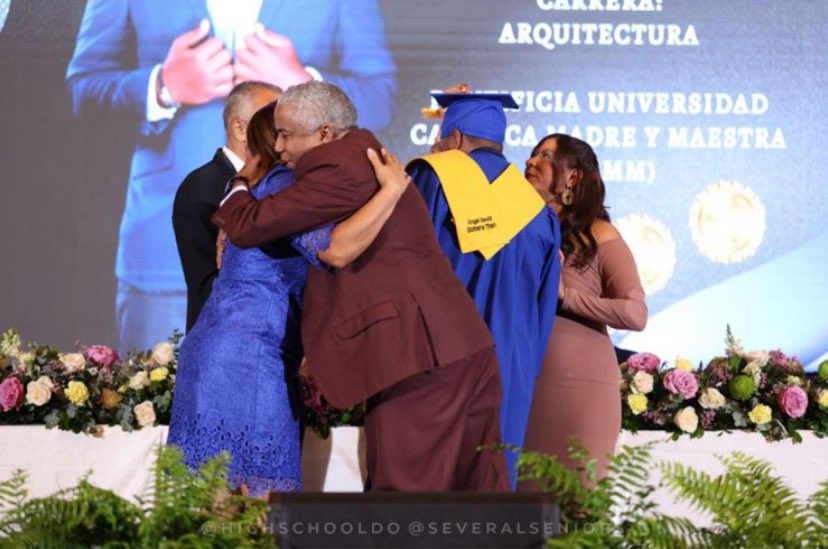 Angel Gomera (@angelgomera) on Twitter photo Damos gracias a Dios por tanto amor. Graduación de Ángel David. <a href="/rthen1/">Rosalis Then</a> #AngelGomera. Damos gracias a Dios por tanto amor. Graduación de Ángel David. <a href="/rthen1/">Rosalis Then</a> #AngelGomera.