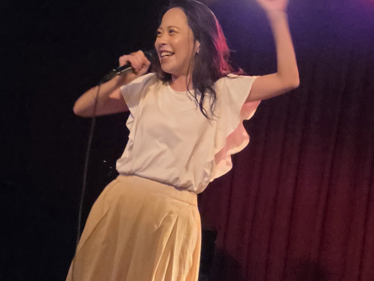 RIN a.k.a 貫井りん、しばらくぶりに見るライブでの重い歌い回しはCD音源に慣れた耳に改めて刺激を与え、一方で繊細さも兼ね備える儚い表現がとても染み入りました