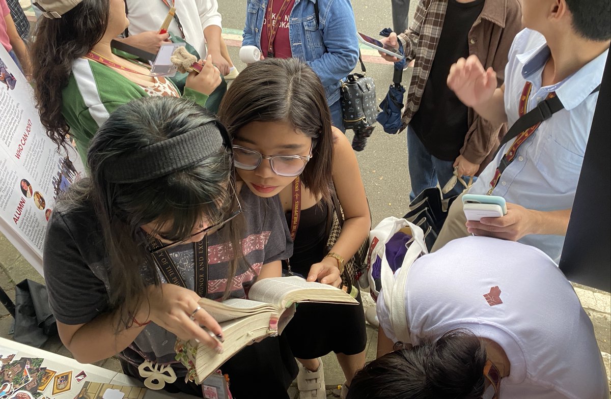 scmp_upd's tweet photo. Maraming salamat sa samu't saring Iskolar ng Bayan na nakasama natin sa munti, ngunit makabuluhang Bible study sa ating org fair booth!
Iskolar ng Bayan, kabataang Pilipino, patuloy na aralin ang Bibliya at lipunang Pilipino! #joinSCMP!
Dumalo sa ating mga mass orientation: https://t.co/pGqyXXS9l9