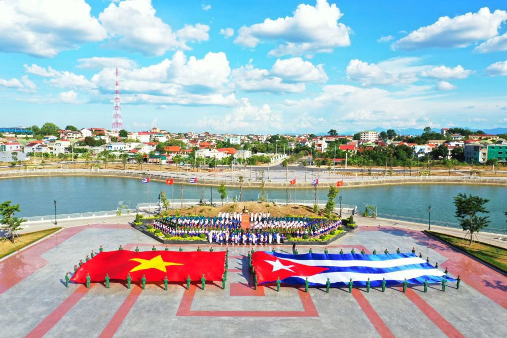 🇻🇳🇨🇺 
30 HOURS – 65 BILLION VND &amp; MILLIONS OF VIETNAMESE HEARTS TOWARDS CUBA. People still want to continue to help send to Cuba. ♥️🇻🇳🇨🇺♥️