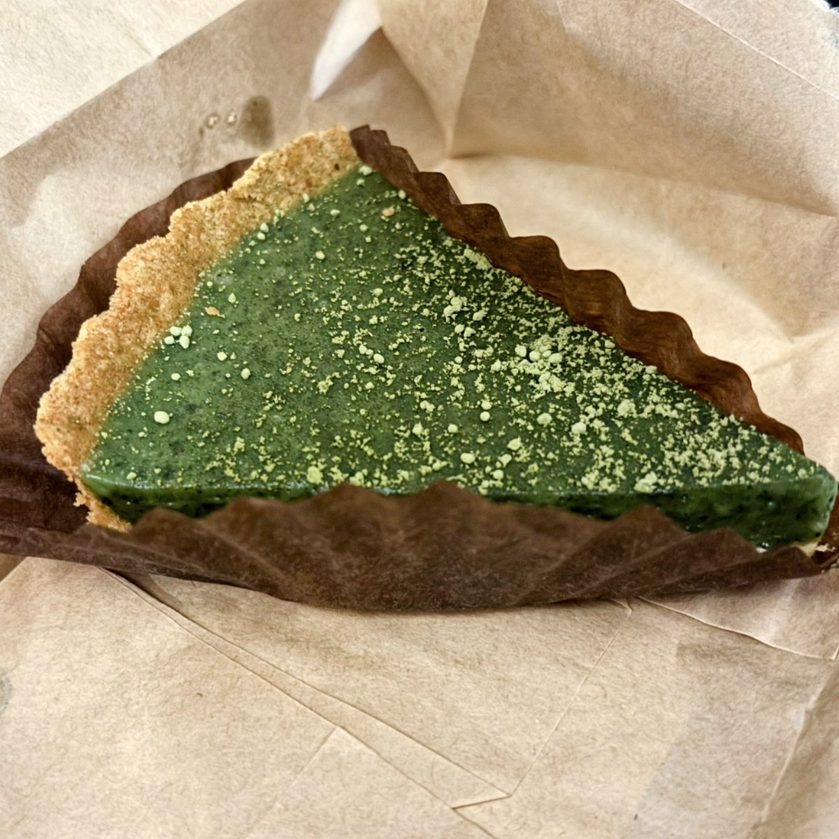 marinacky's tweet photo. 帰りに天神橋商店街のcafe n2で抹茶の生チョコタルト買ったんだけど、これもすごい好きな味だった🥺23時までやってるし、家の近くに欲しい…！
#かむ高知観光 https://t.co/0NOMVe4404
