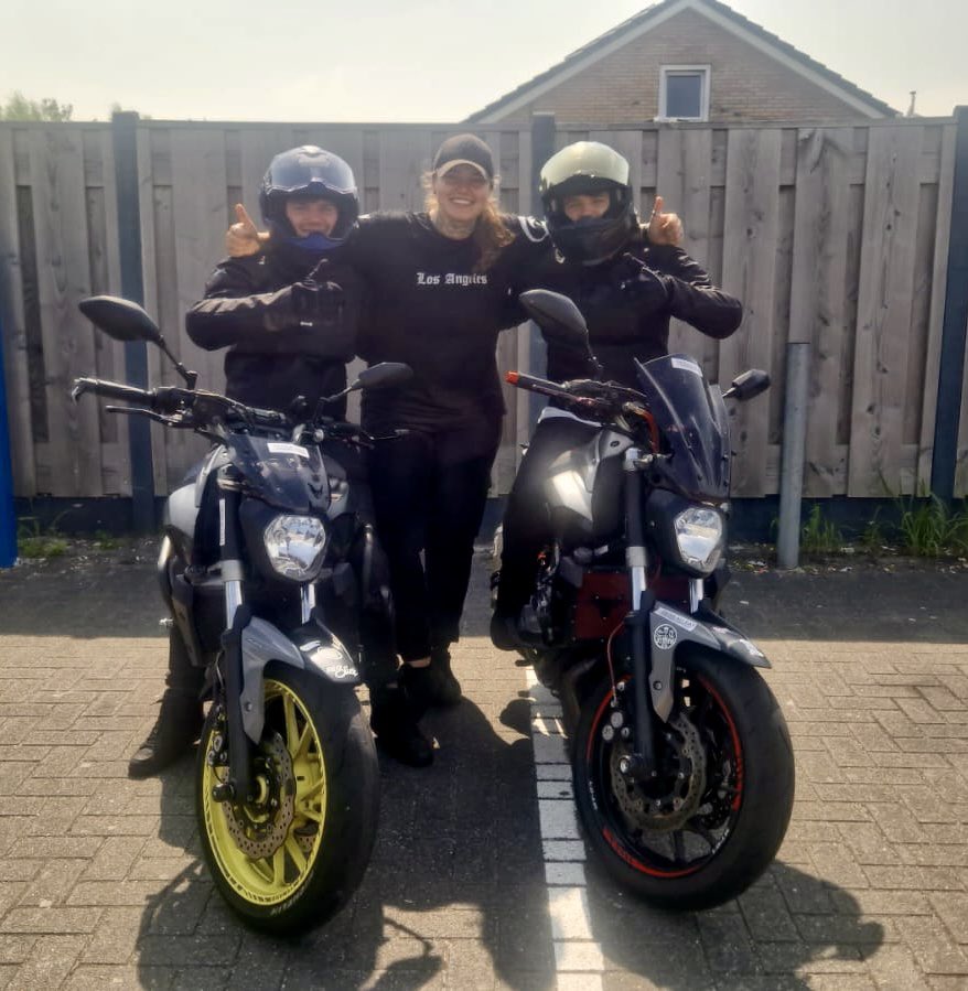 Miranda83851360's tweet image. Mijn twins zijn #geslaagd 😍
Wat is het toch fijn wanneer je eigen zus les geeft 😍😘

3 van mijn prachtige kindjes ❤️❤️❤️