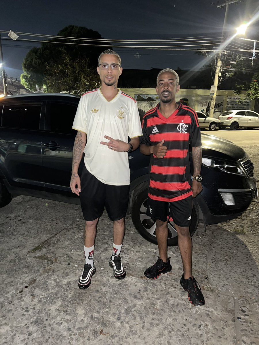 BorgeesPabloo's tweet photo. Tbt d ontem kk, eqp prof presente.🚂🛤️👨🏿‍🏫 https://t.co/oAbIprDqVv