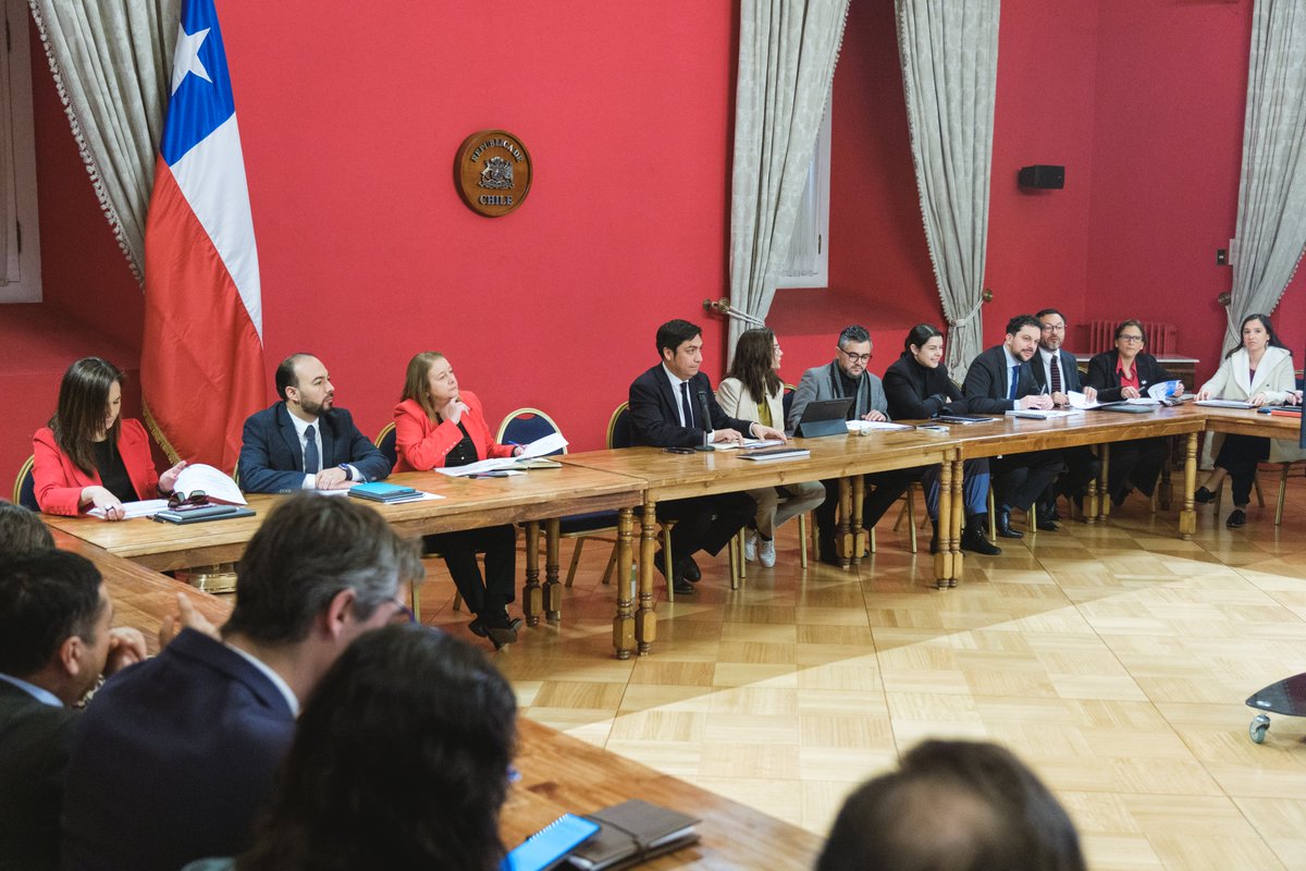 Subsecretaría de Prevención del Delito (@subprevdelito) on Twitter photo 📸La subsecretaria Carolina Leitao participó de un nuevo #ConsejoDeGabinete de subsecretarias y subsecretarios del <a href="/GobiernodeChile/">Gobierno de Chile</a>, encabezado por el <a href="/SubseInterior/">Subsecretaría del Interior</a> Víctor Ramos y con la participación de la ministra de <a href="/voceriagobierno/">Vocería de Gobierno de Chile</a>, Camila Vallejo. 📸La subsecretaria Carolina Leitao participó de un nuevo #ConsejoDeGabinete de subsecretarias y subsecretarios del <a href="/GobiernodeChile/">Gobierno de Chile</a>, encabezado por el <a href="/SubseInterior/">Subsecretaría del Interior</a> Víctor Ramos y con la participación de la ministra de <a href="/voceriagobierno/">Vocería de Gobierno de Chile</a>, Camila Vallejo.