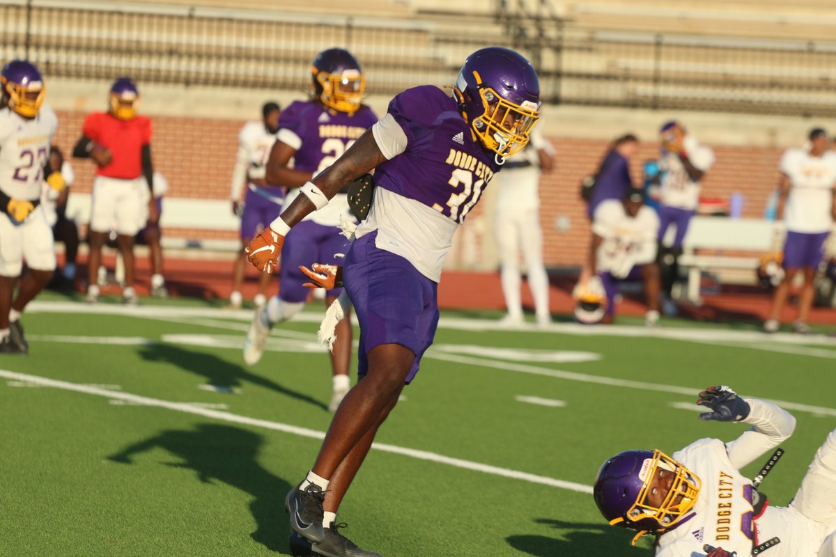 Dodge City CC Conquistadors (@goconqs) on Twitter photo 🏈Football | #GoConqs
Just over a week before <a href="/GoConqsFB/">Dodge City Football</a> kicks off the 2025 season...Conqs continue to grind & improve. Check out some pics from scrimmage last night #BurnTheBoats
Full Gallery: goconqs.com/galleries/foot… 🏈Football | #GoConqs
Just over a week before <a href="/GoConqsFB/">Dodge City Football</a> kicks off the 2025 season...Conqs continue to grind & improve. Check out some pics from scrimmage last night #BurnTheBoats
Full Gallery: goconqs.com/galleries/foot…