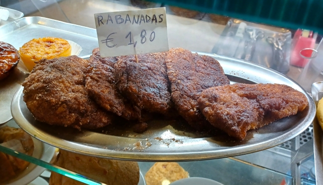 You've had French Toast, but have you tried Rabanadas? They're sooooo good!
destinationeatdrink.com/portugals-answ…
#foodie #rabanadas #portuguesefood #travel #frenchtoast <a href="/followers/">はうはう</a>