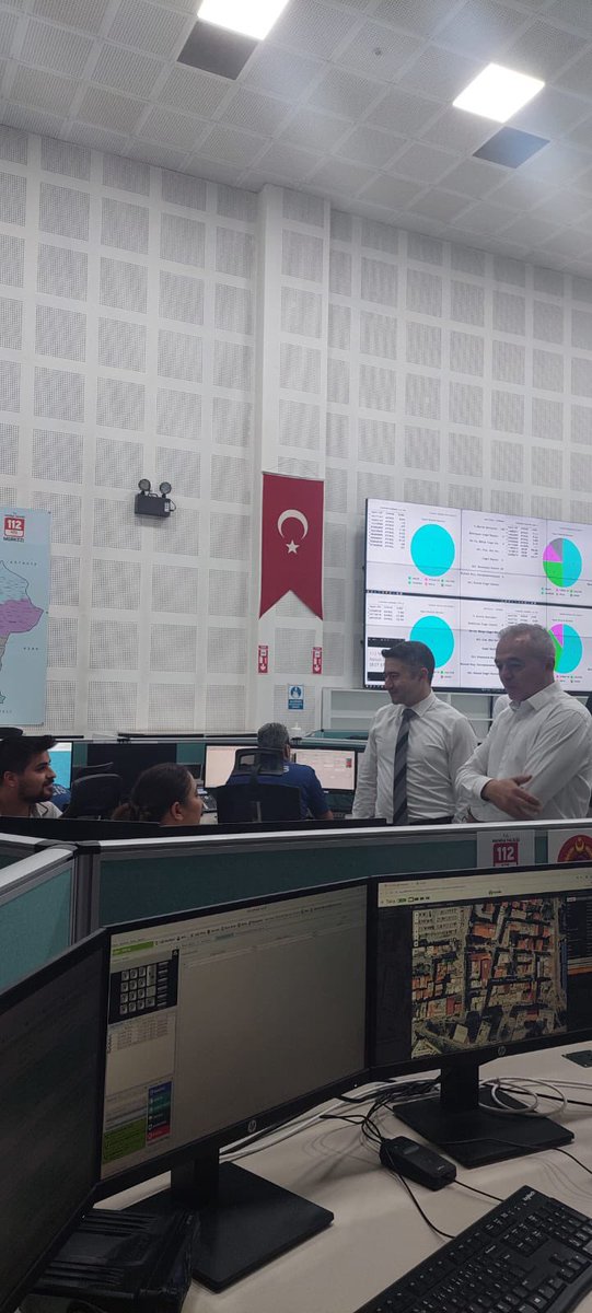 Manisa 112 Acil Çağrı Merkezi (@manisa112acm) on Twitter photo Bakanlığımız İller İdaresi Genel Müdürlüğü 112 Acil Çağrı Merkezi Daire Başkanı Emre ZEYREK ve ekibi Kurumumuza ziyarette bulundu.
<a href="/TC_icisleri/">T.C. İçişleri Bakanlığı</a> <a href="/112teknumara/">112 Acil Çağrı Merkezleri</a> Bakanlığımız İller İdaresi Genel Müdürlüğü 112 Acil Çağrı Merkezi Daire Başkanı Emre ZEYREK ve ekibi Kurumumuza ziyarette bulundu.
<a href="/TC_icisleri/">T.C. İçişleri Bakanlığı</a> <a href="/112teknumara/">112 Acil Çağrı Merkezleri</a>