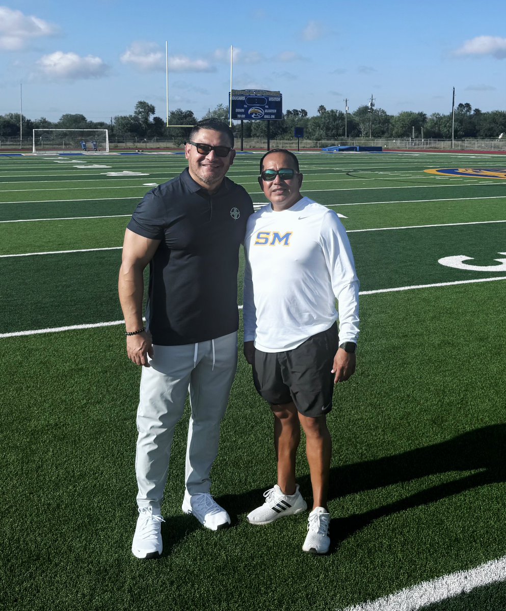 pastorpepe27's tweet photo. 3rd STOP: Santa Maria HS 🏈

What a blessing to be with Coach @bobby_g03 Gaytan &amp; the Cougars this morning! 

Who's next? Let's bless your team/school! 🙏🏼 https://t.co/hax9iOlmcT