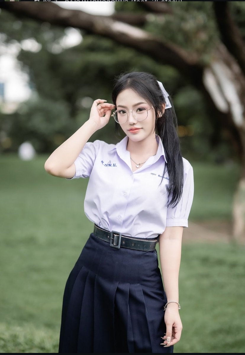 น้องเป็นคนที่ใส่ชุดนักเรียนได้น่ารักที่สุดเลย #ชุดนักเรียน #นักเรียน #ชอบกระโปรง