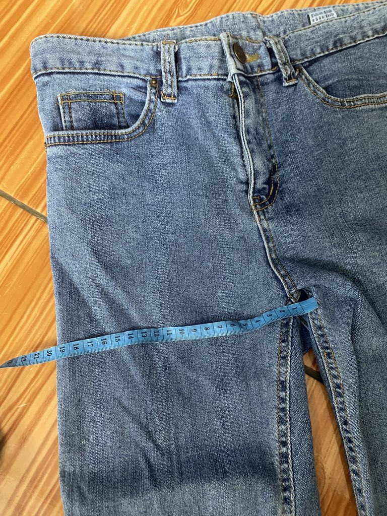 seuporaa's tweet photo. wts jeans 40k https://t.co/IzcIIo0oDo