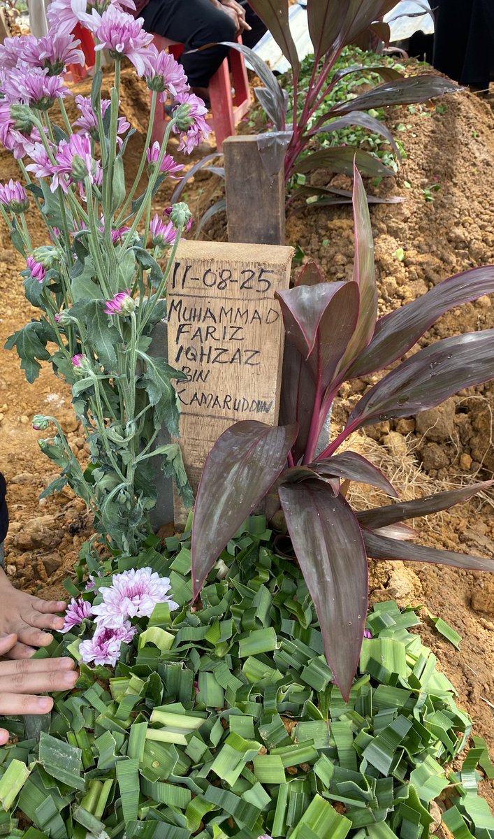 dyanlovespanda's tweet photo. fariz dah tak sakit dah, rehat ya fariz kitorang sentiasa doakan fariz ♥️ https://t.co/xkFINFc4g3